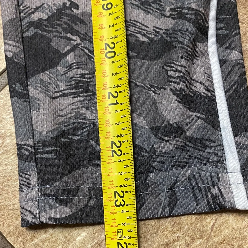 OshKosh B'gosh Gray Camouflage Size 5/5A Joggers Comfy Kids